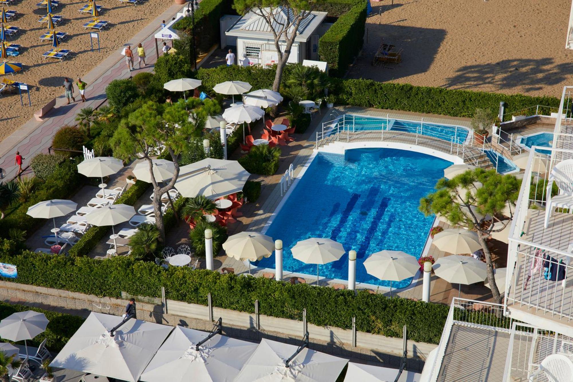Ruhl Beach Hotel & Suites Lido di Jesolo Bagian luar foto