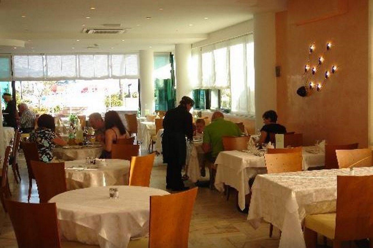 Ruhl Beach Hotel & Suites Lido di Jesolo Bagian luar foto
