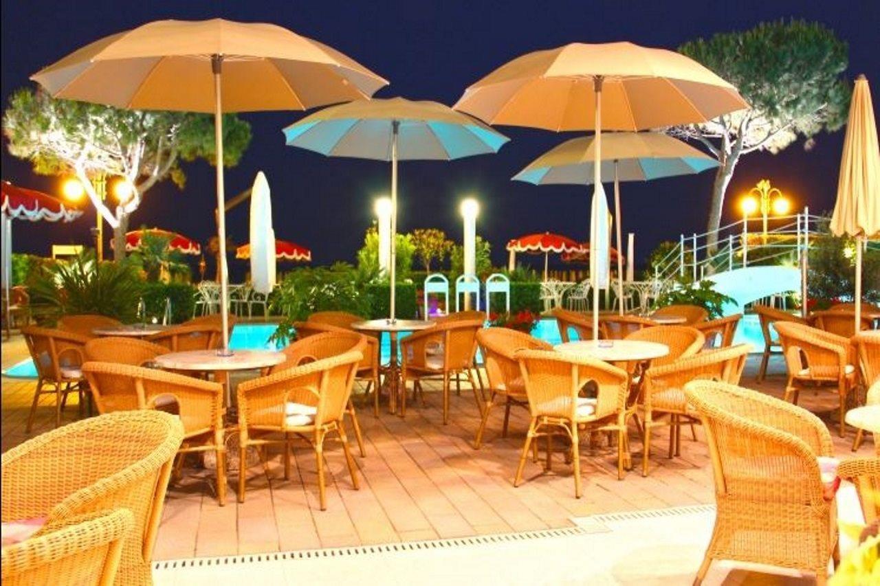 Ruhl Beach Hotel & Suites Lido di Jesolo Bagian luar foto