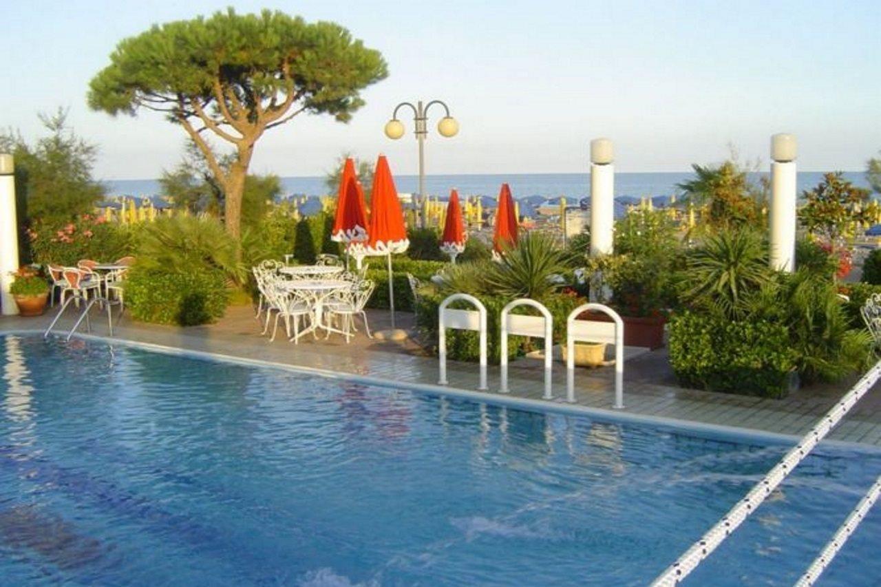 Ruhl Beach Hotel & Suites Lido di Jesolo Bagian luar foto