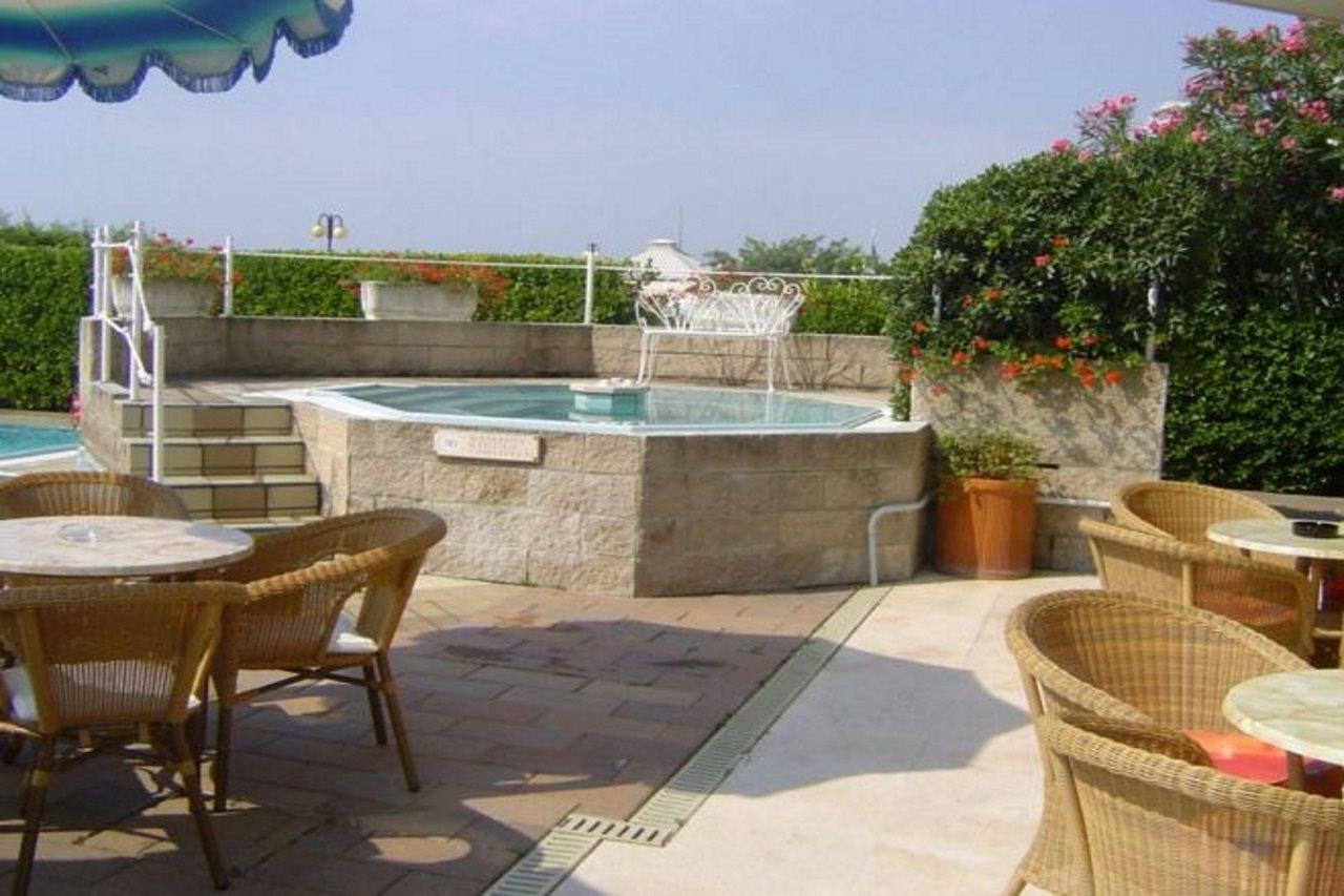Ruhl Beach Hotel & Suites Lido di Jesolo Bagian luar foto