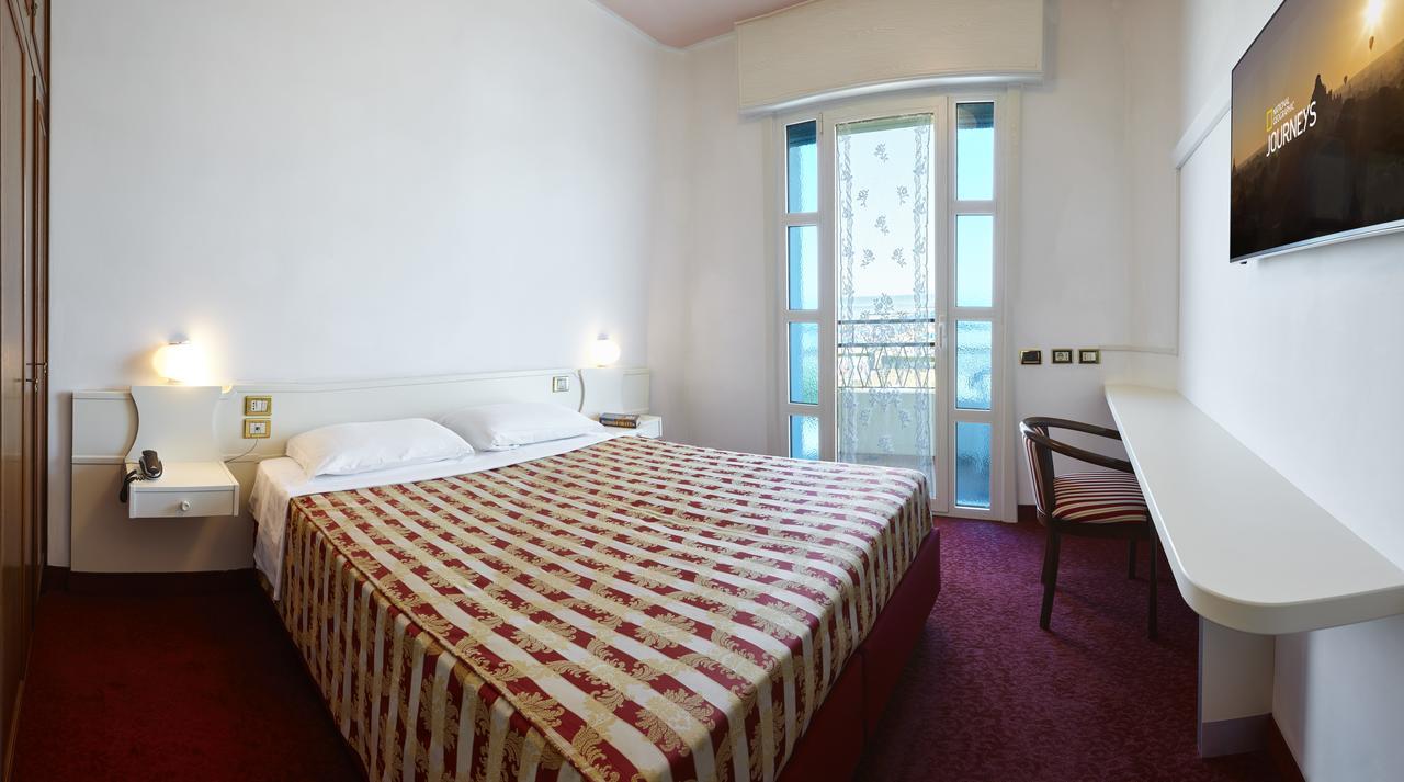 Ruhl Beach Hotel & Suites Lido di Jesolo Bagian luar foto