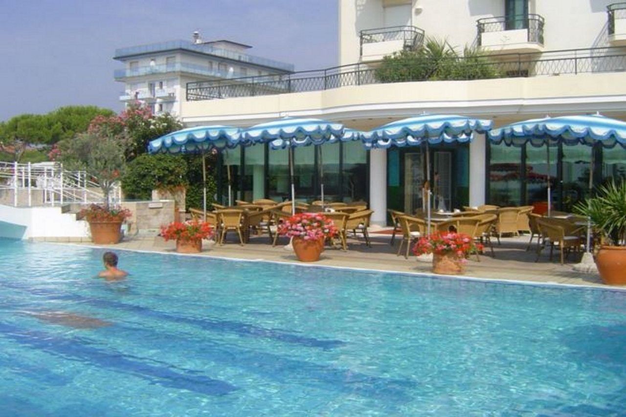 Ruhl Beach Hotel & Suites Lido di Jesolo Bagian luar foto